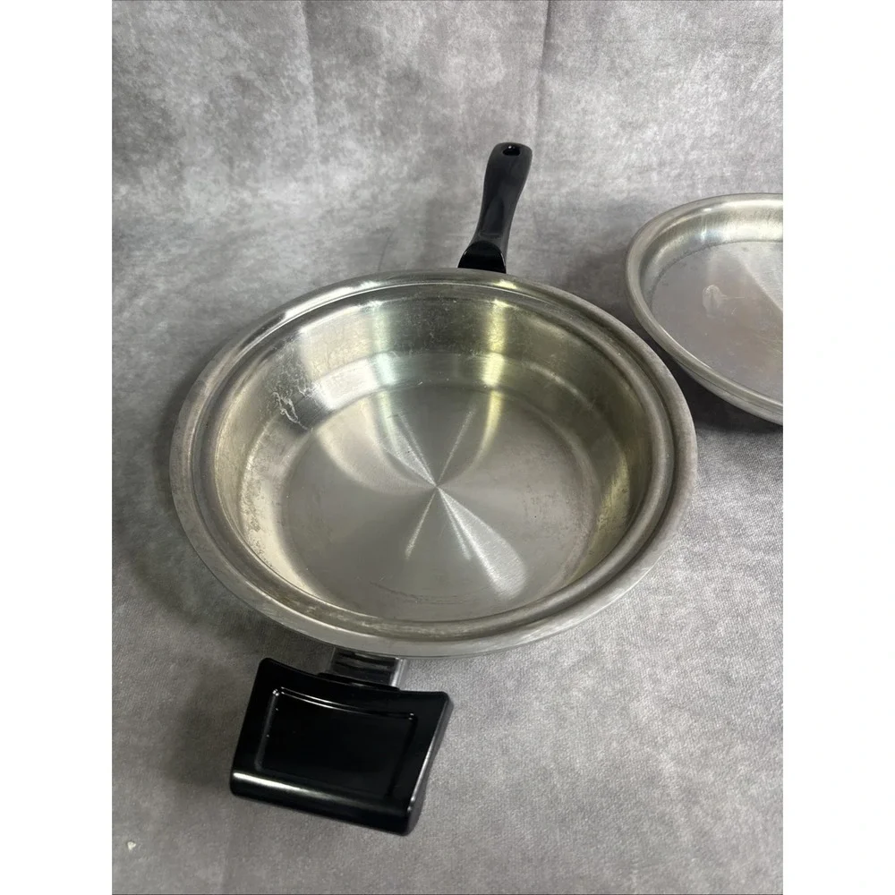 Kitchen Craft West Bend 10 Inch Freedom‎ Skillet With Lid Excellent